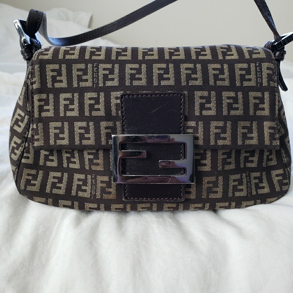 Fendi Handbags - Fendi Zucca shoulder bag.